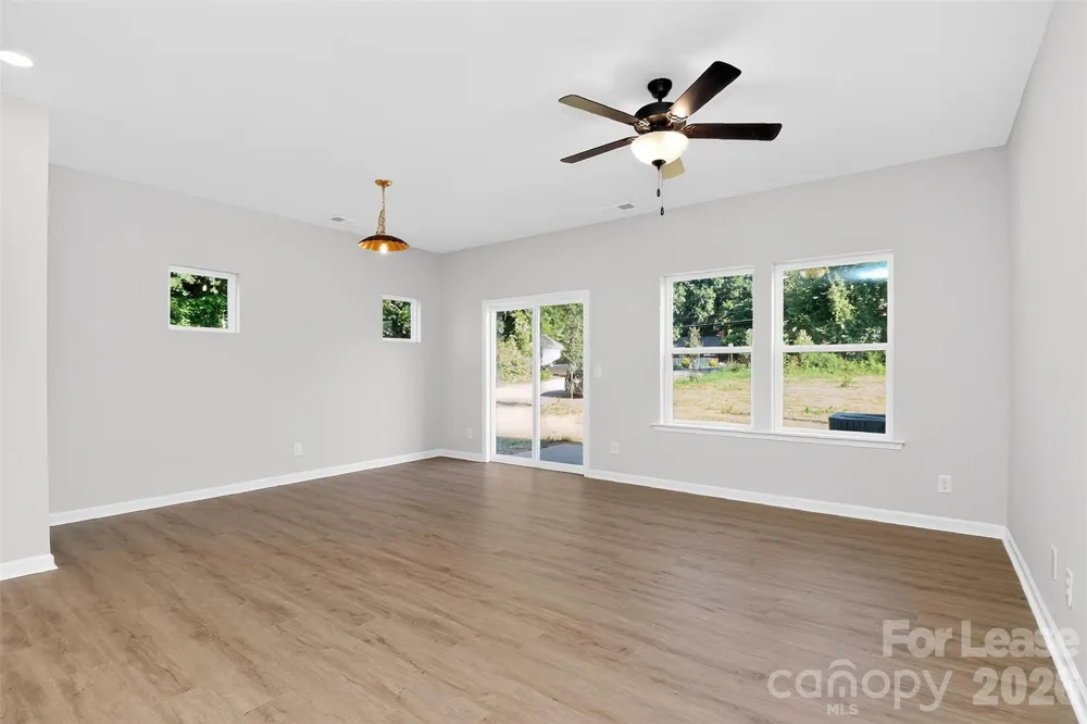 333 Hoskins Road Charlotte, NC 28216