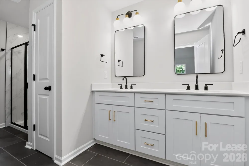 333 Hoskins Road Charlotte, NC 28216