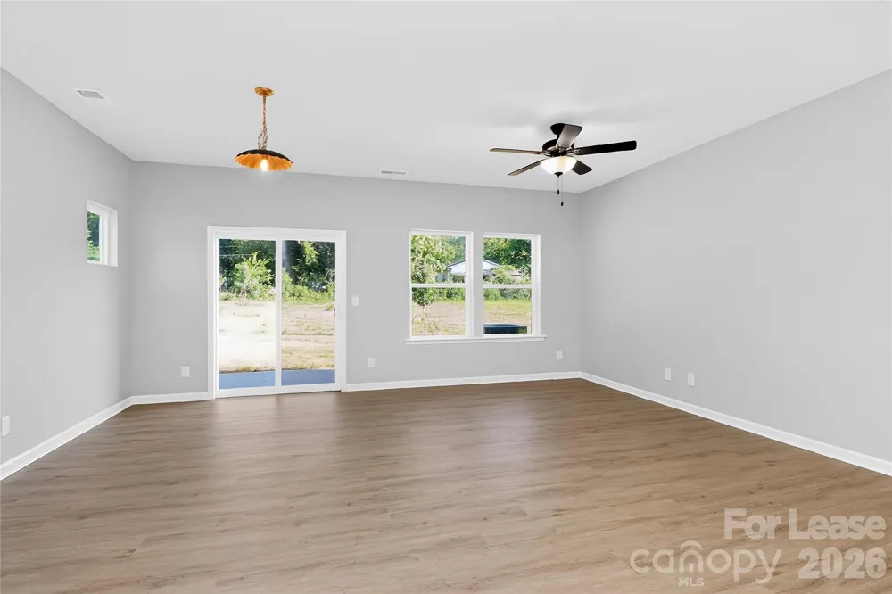 333 Hoskins Road Charlotte, NC 28216