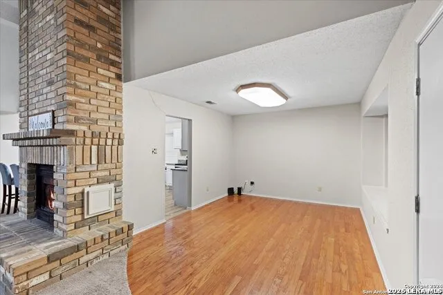 7733 Forest Live Oak, TX 78233