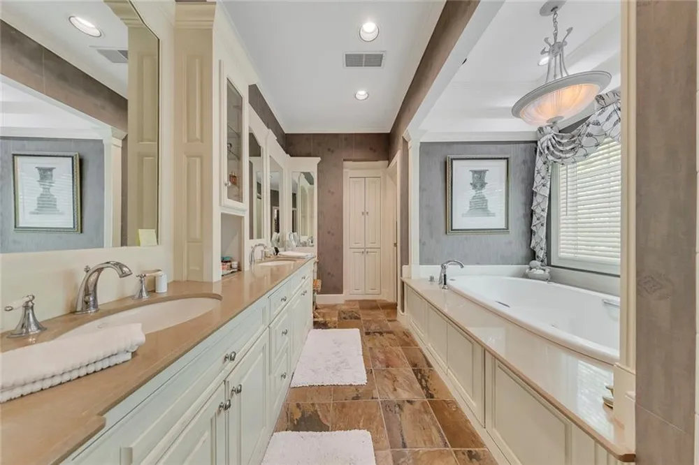 5996 Mitchell Road #21 Sandy Springs, GA 30328