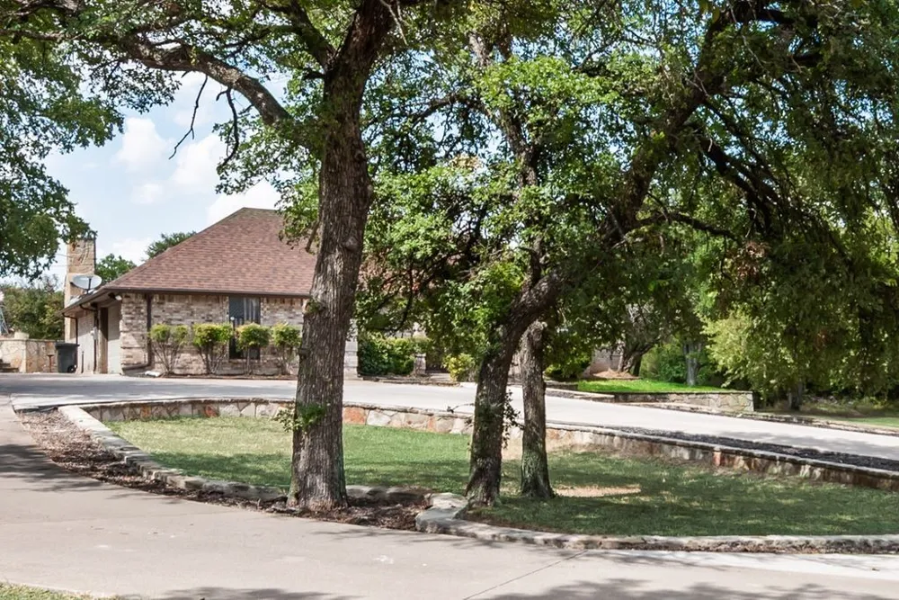 1205 Florence Drive Azle, TX 76020