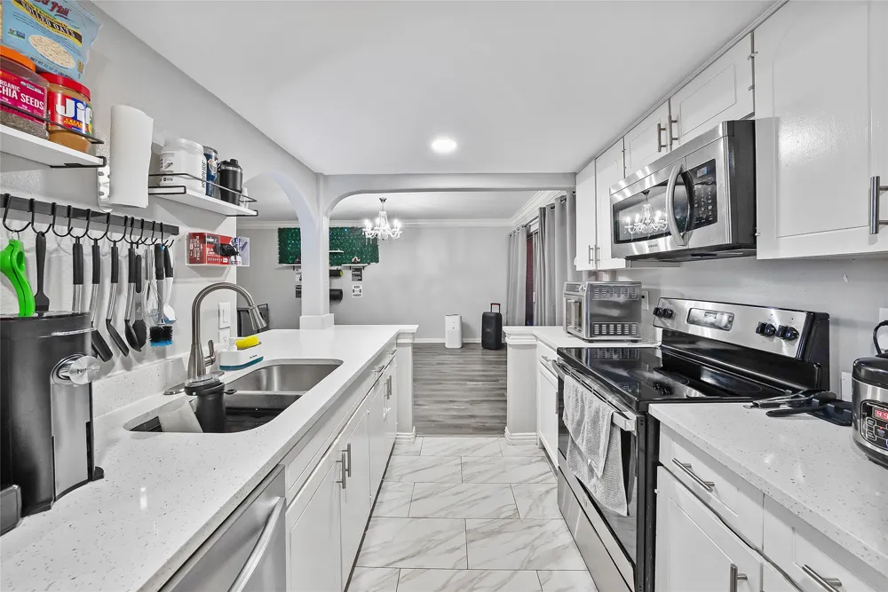 552 E Avenue J #D Grand Prairie, TX 75050