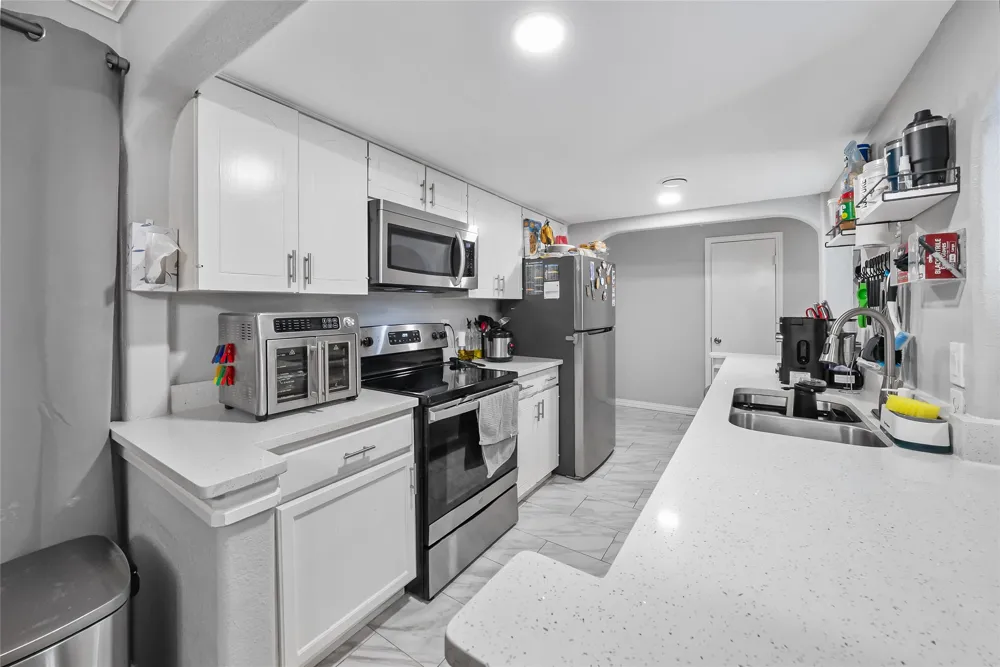 552 E Avenue J #D Grand Prairie, TX 75050