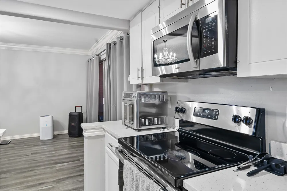 552 E Avenue J #D Grand Prairie, TX 75050