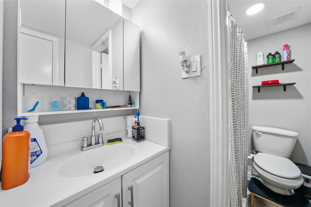 552 E Avenue J #D Grand Prairie, TX 75050