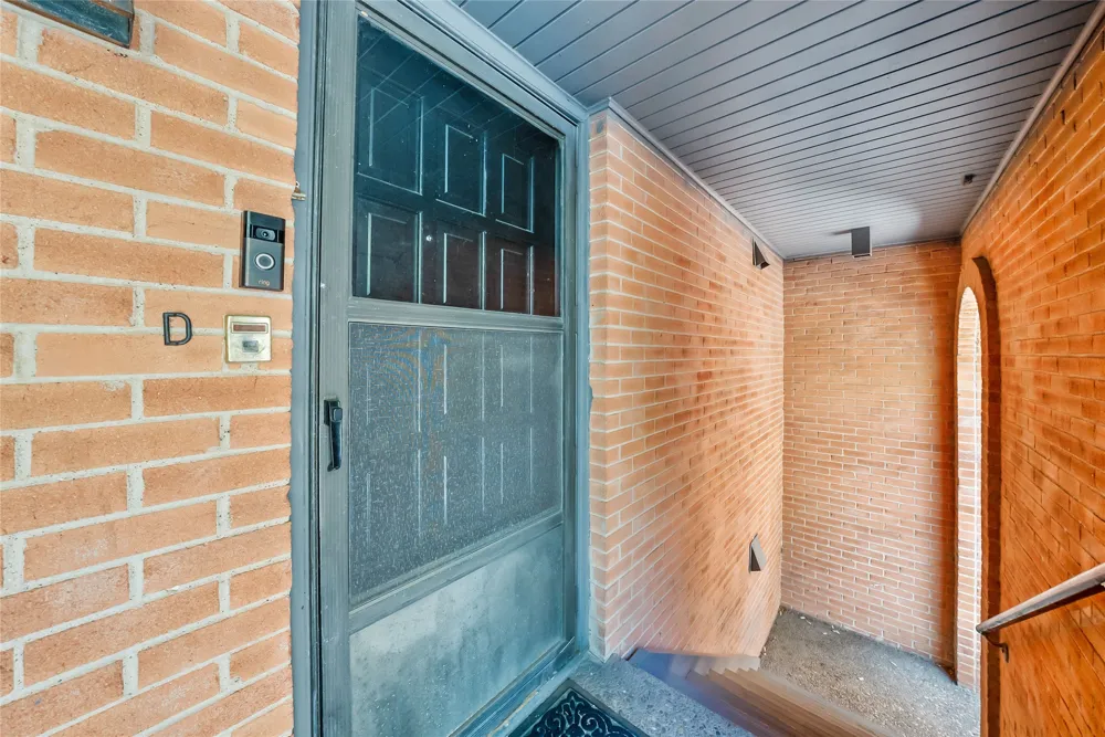 552 E Avenue J #D Grand Prairie, TX 75050