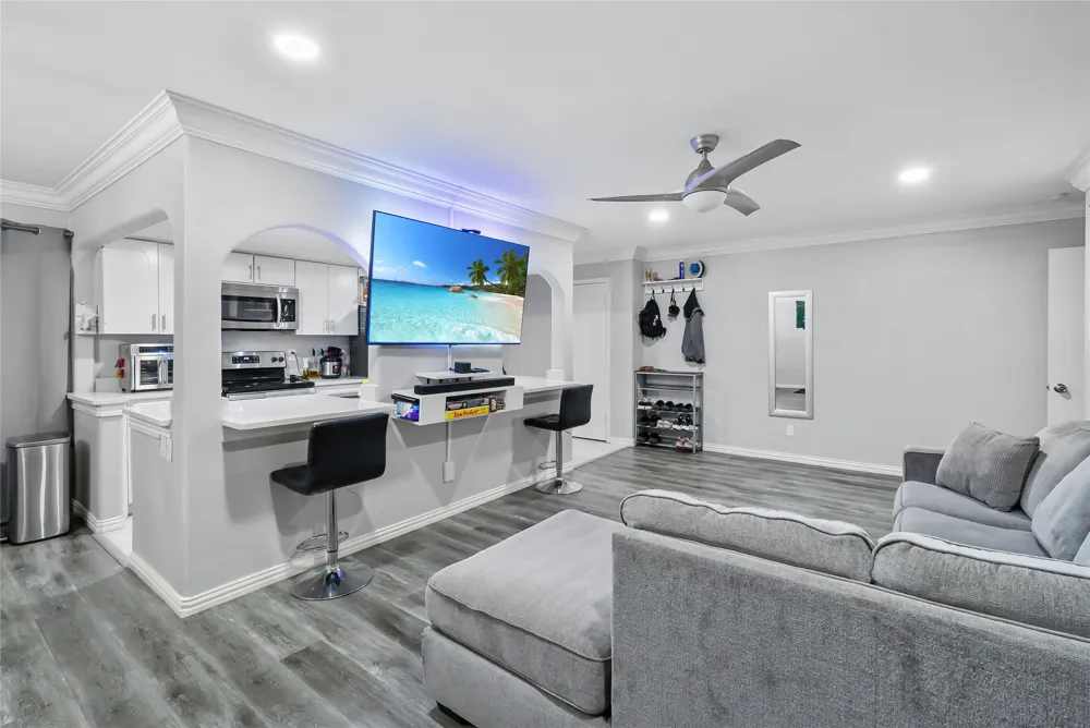 552 E Avenue J #D Grand Prairie, TX 75050