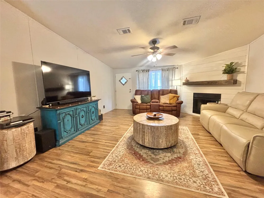 1580 Fm 1745 Colmesneil, TX 75938