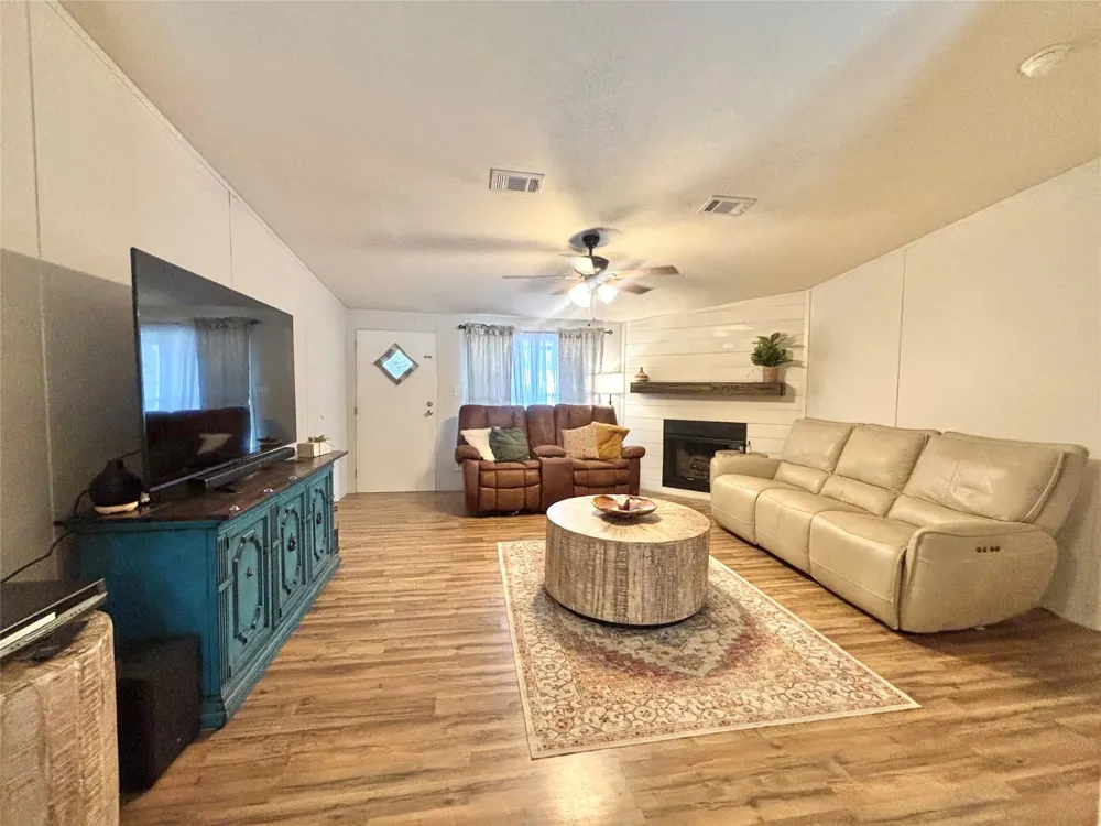 1580 Fm 1745 Colmesneil, TX 75938