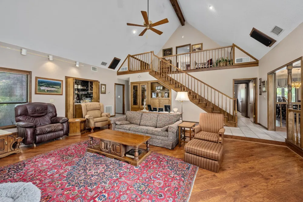 1214 Piney Woods Road Alleyton, TX 78935