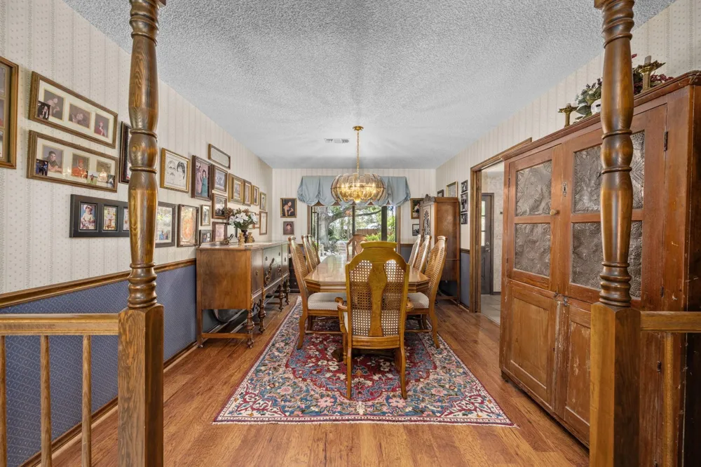 1214 Piney Woods Road Alleyton, TX 78935