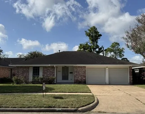 5607 Viking Drive
