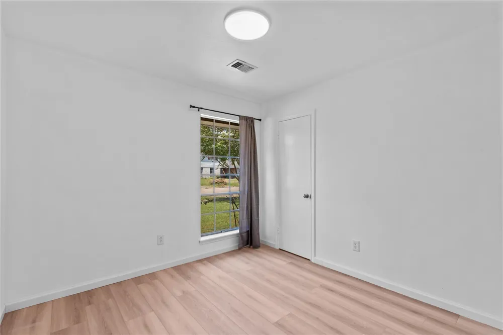 5607 Viking Drive Houston, TX 77092