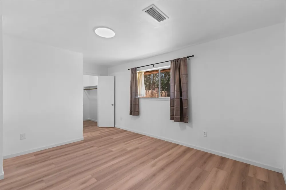 5607 Viking Drive Houston, TX 77092