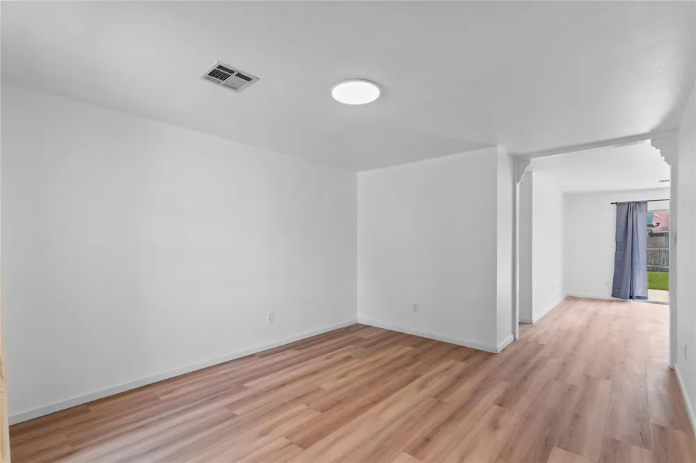 5607 Viking Drive Houston, TX 77092