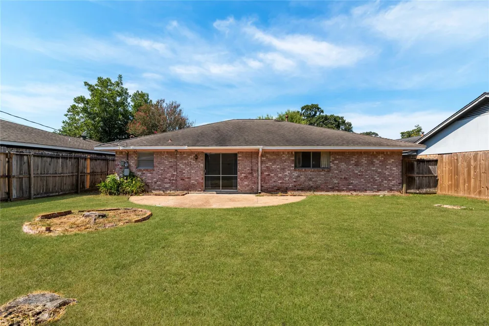 5607 Viking Drive Houston, TX 77092