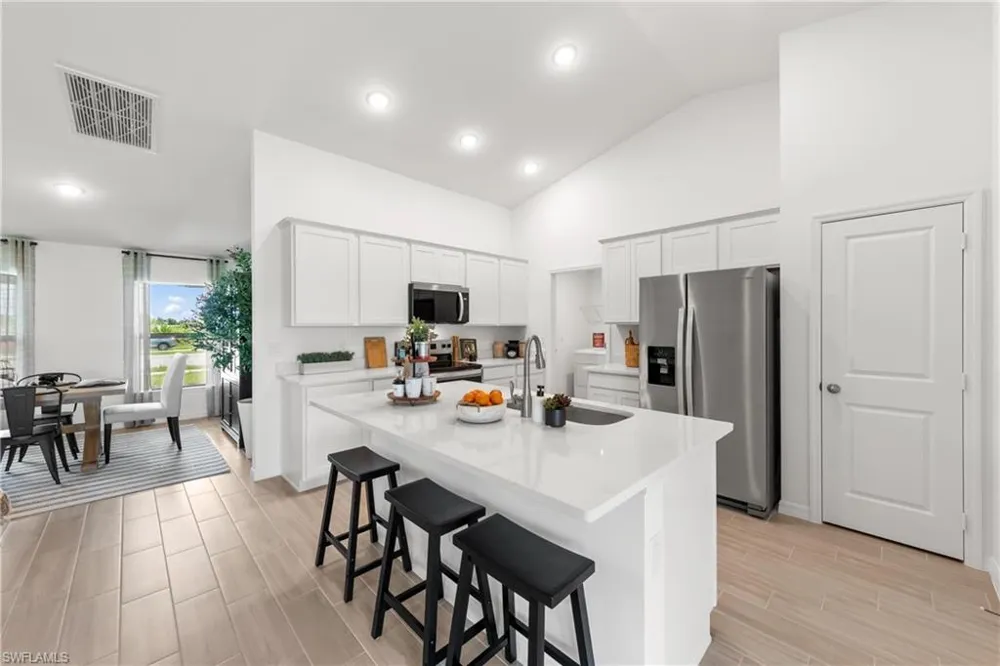 1405 NE 15th Terrace Cape Coral, FL 33909