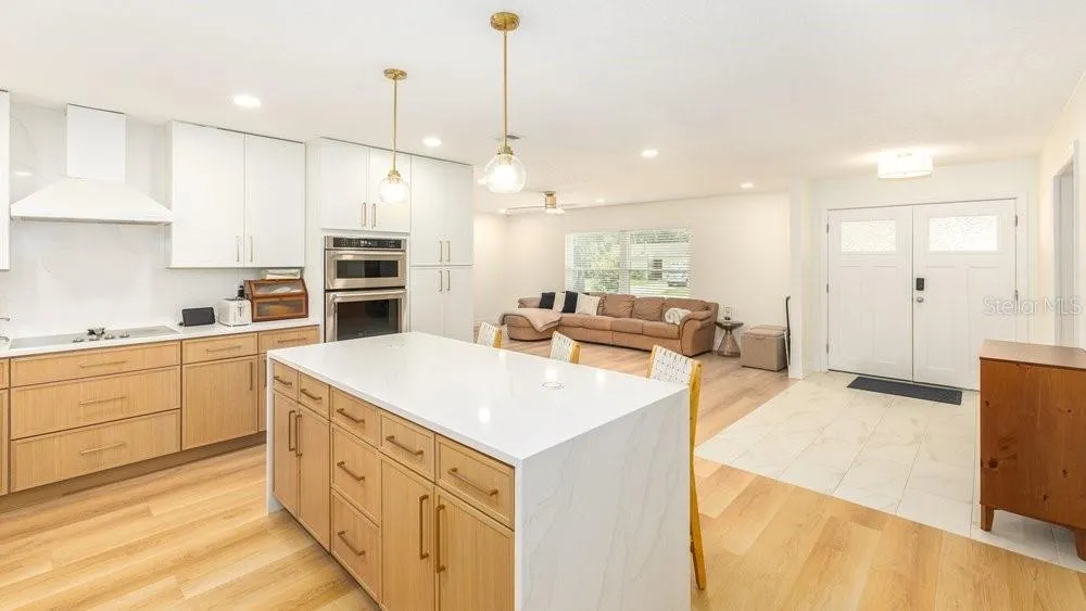2086 WINNETKA COURT Orlando, FL 32818