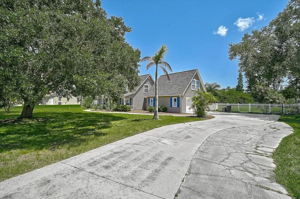 8814 RIVERLACHEN WAY Riverview, FL 33578