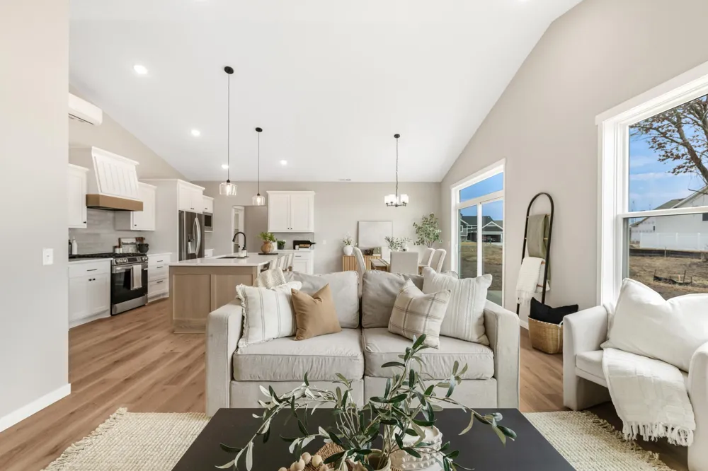 713 David Way Isanti, MN 55040