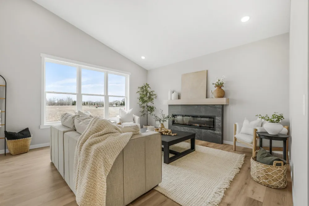 713 David Way Isanti, MN 55040