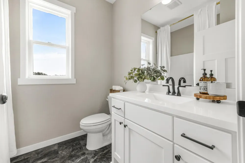 713 David Way Isanti, MN 55040