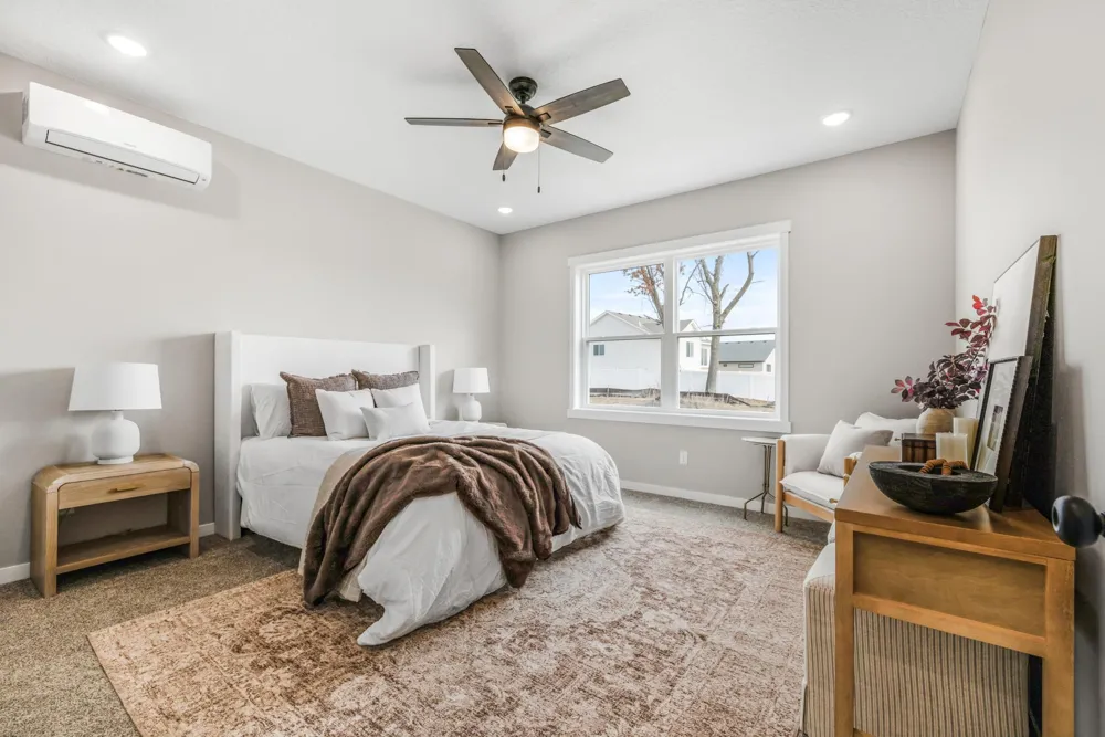 713 David Way Isanti, MN 55040