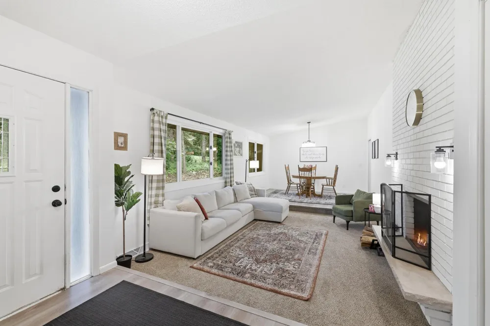 135 Sabra Court Apple Valley, MN 55124