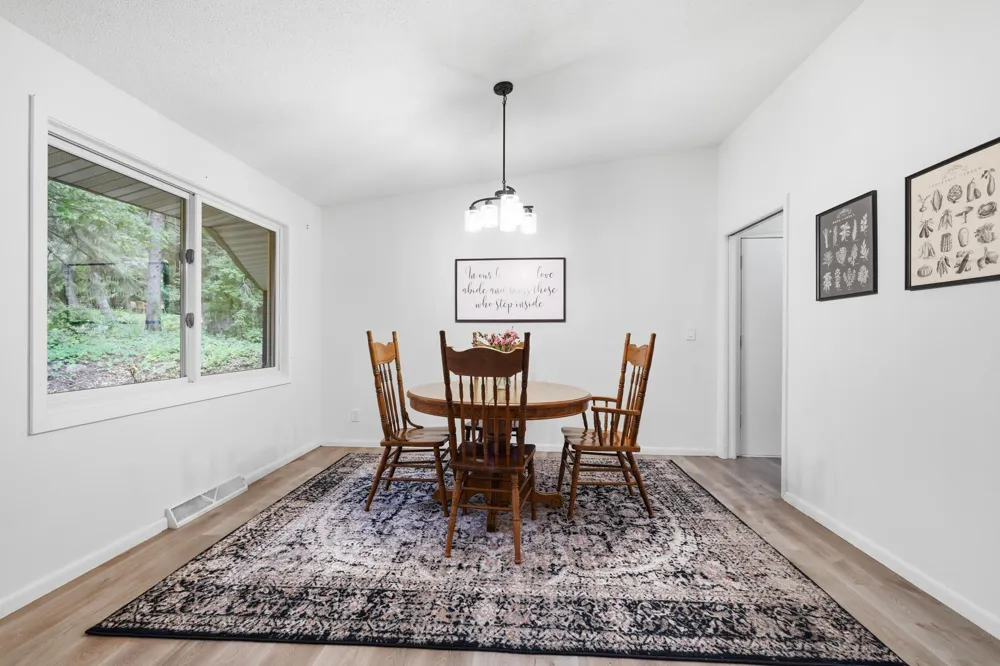 135 Sabra Court Apple Valley, MN 55124