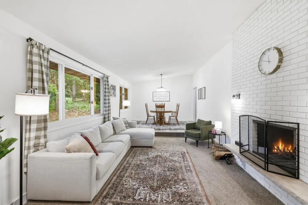 135 Sabra Court Apple Valley, MN 55124
