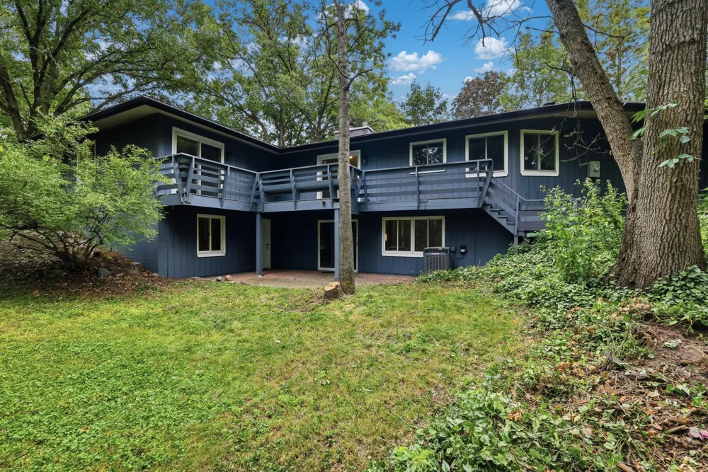 135 Sabra Court Apple Valley, MN 55124