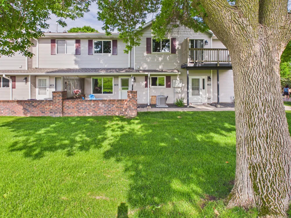 7598 13th Street Oakdale, MN 55128
