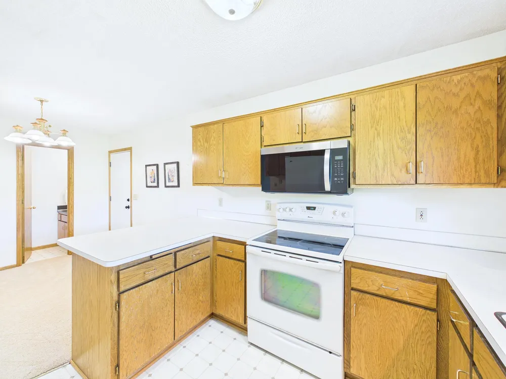 7598 13th Street Oakdale, MN 55128