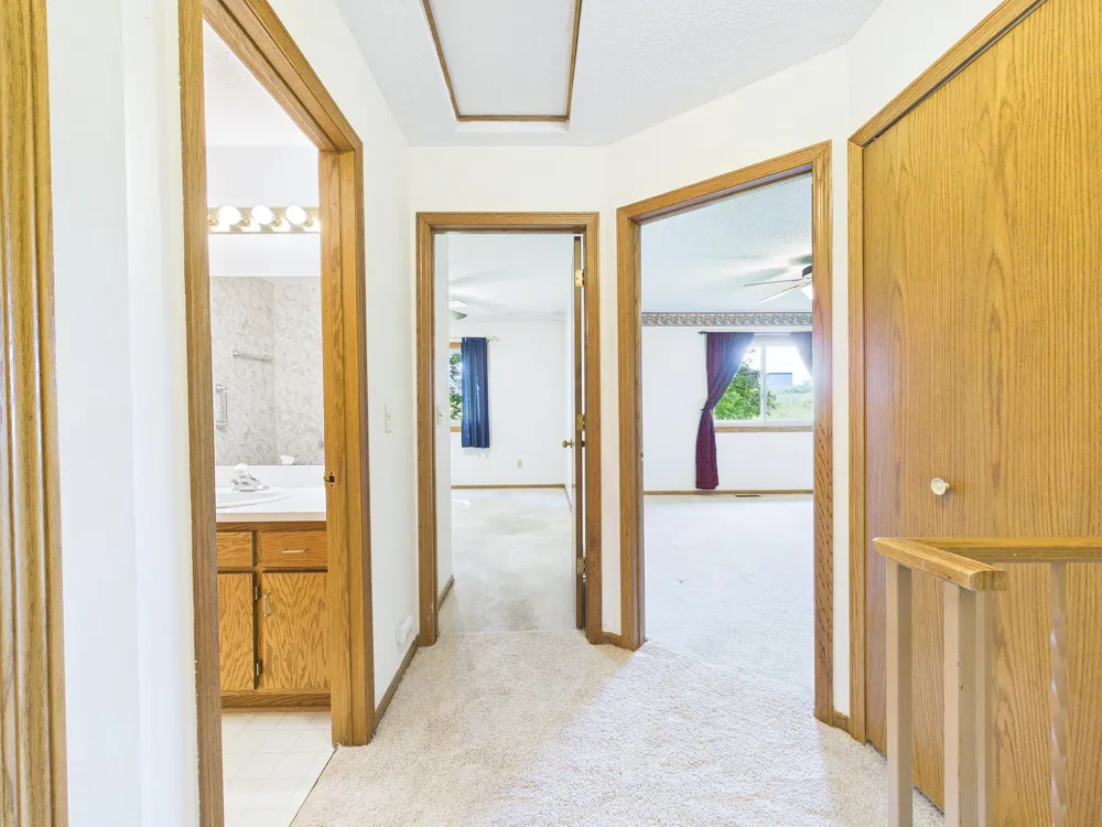 7598 13th Street Oakdale, MN 55128