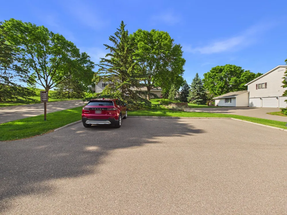 7598 13th Street Oakdale, MN 55128