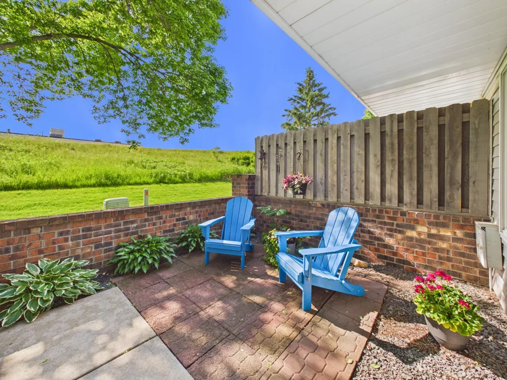 7598 13th Street Oakdale, MN 55128