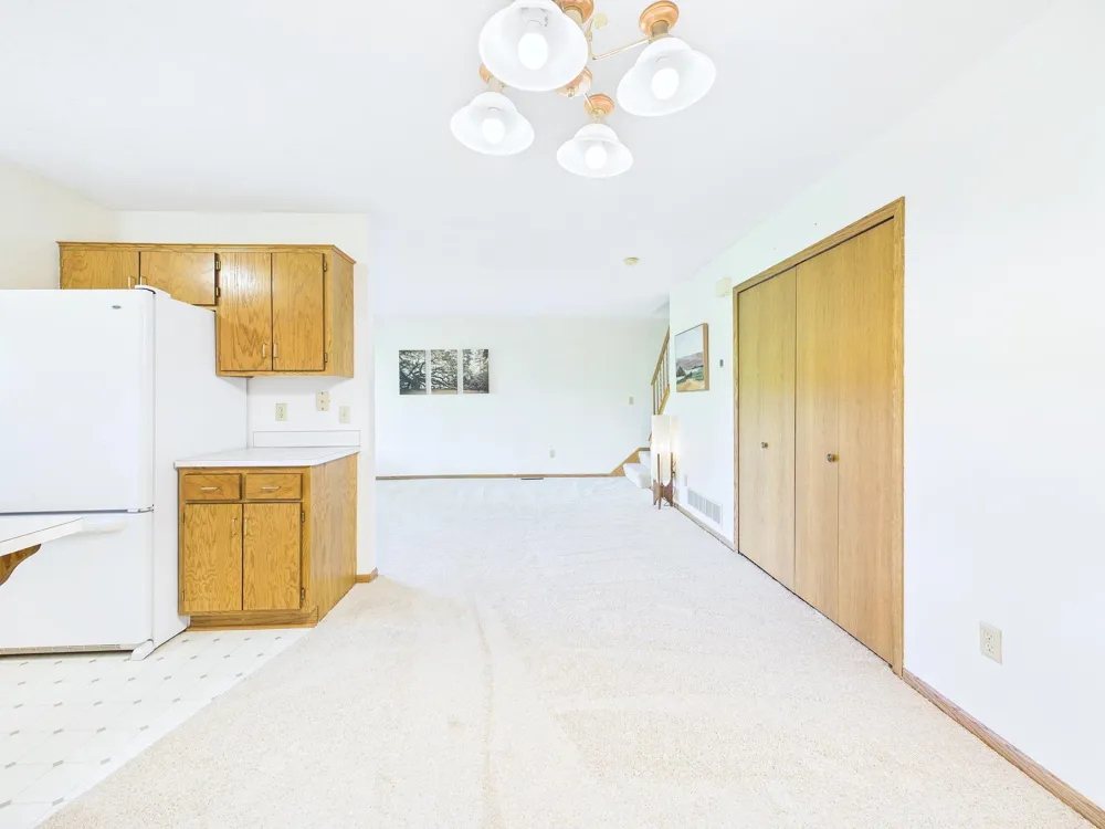 7598 13th Street Oakdale, MN 55128