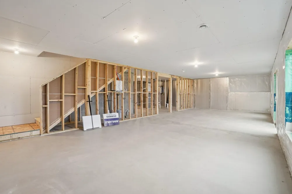 2095 Kestrel Drive Shakopee, MN 55379