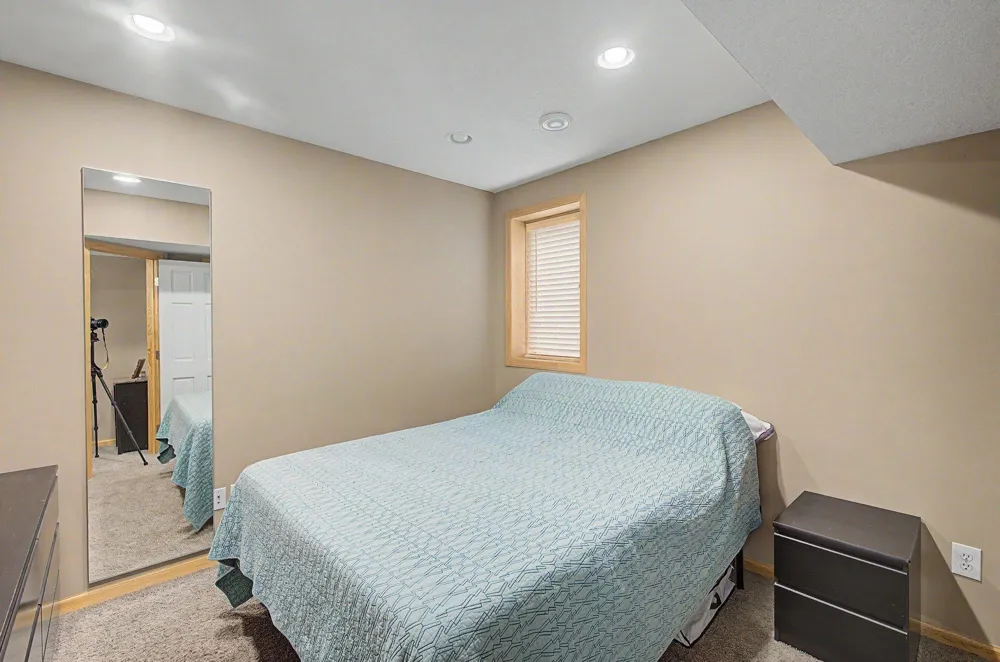 9906 Scott Avenue Brooklyn Park, MN 55443