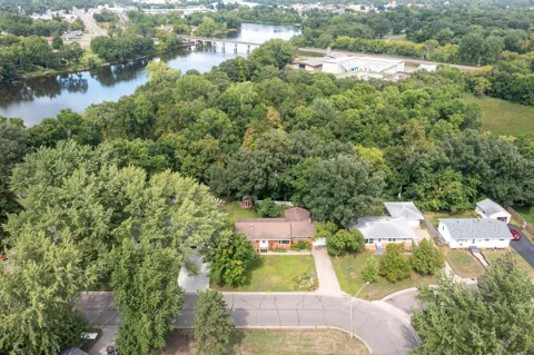 59 Edgewater Drive