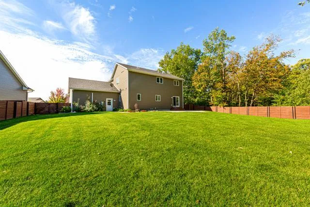317 Oak Marsh Drive Mankato, MN 56001