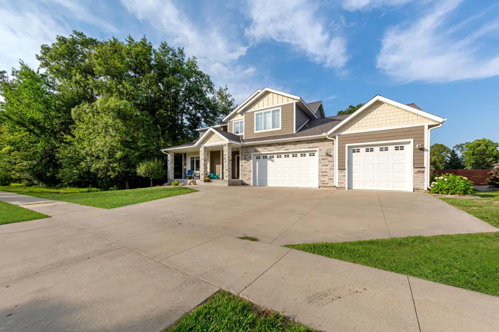 317 Oak Marsh Drive Mankato, MN 56001
