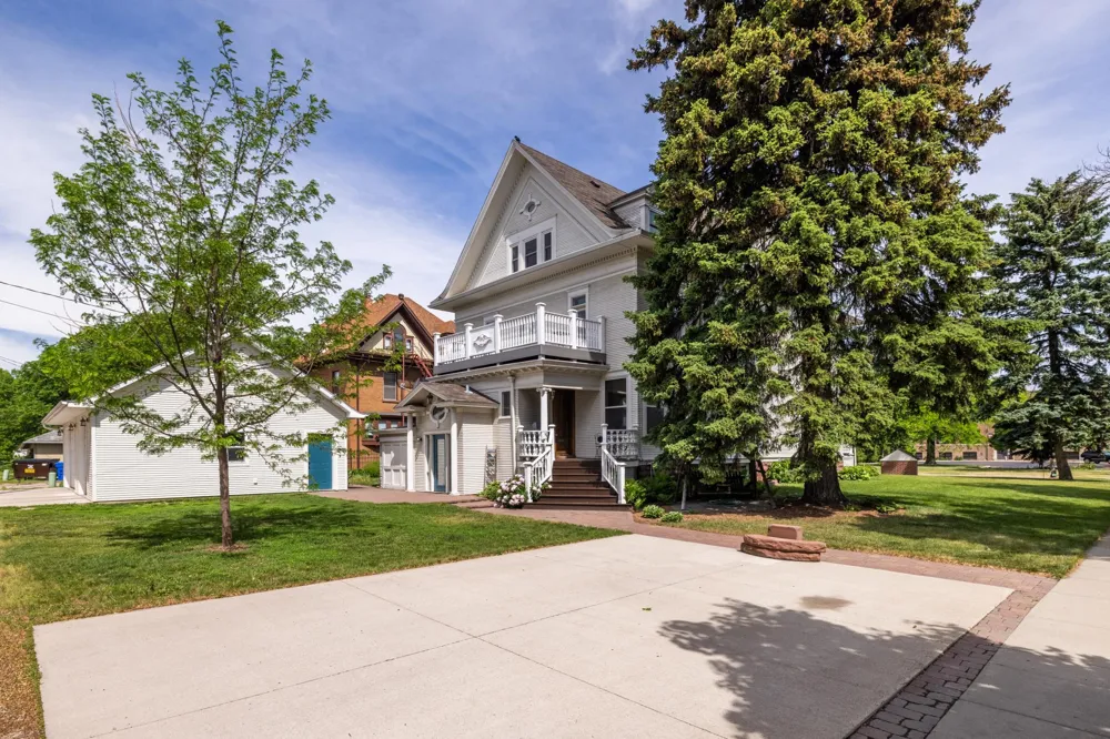 1100 3rd Avenue S Fargo, ND 58103