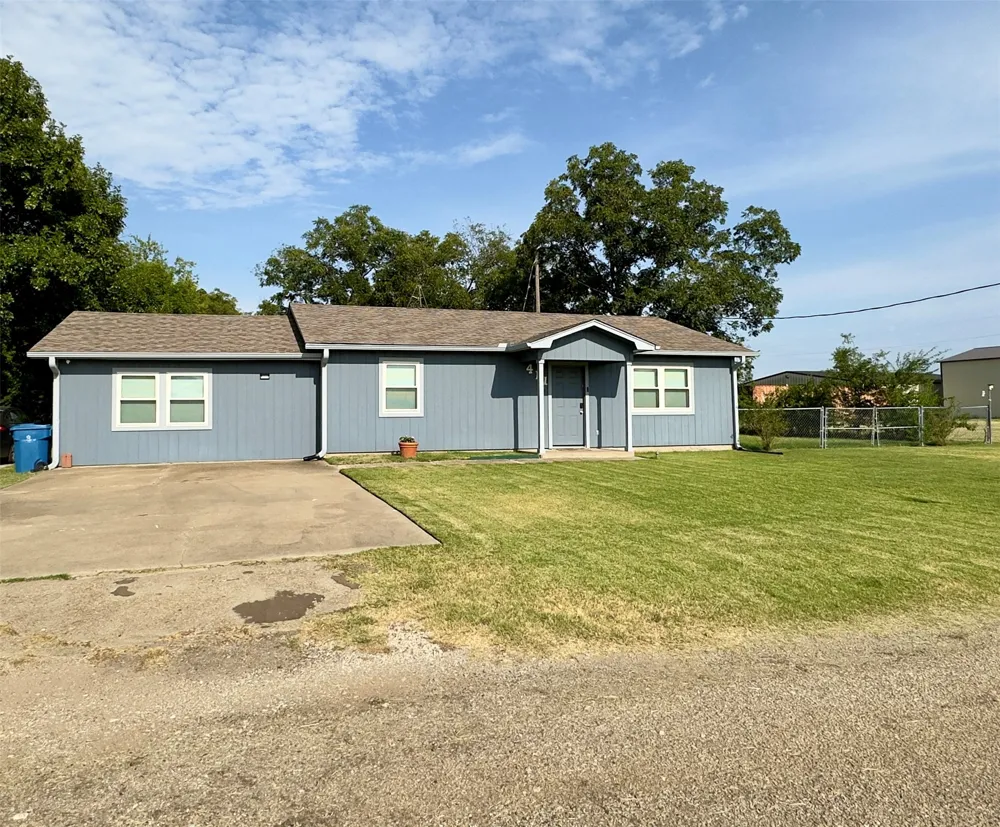 411 Mill Street Cumby, TX 75433