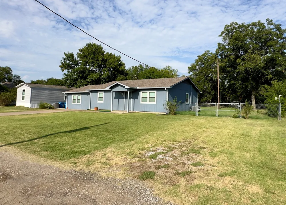 411 Mill Street Cumby, TX 75433