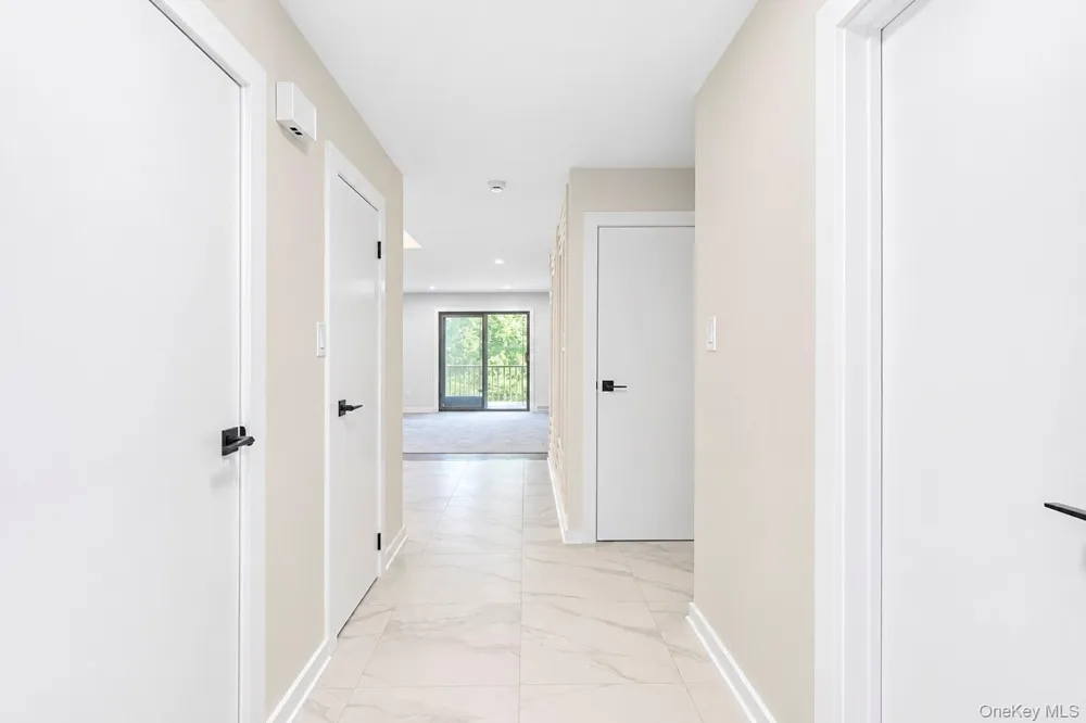 95 Windsor Gate Drive New Hyde Park, NY 11040