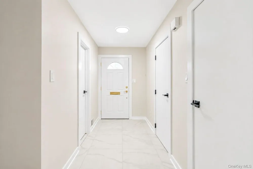 95 Windsor Gate Drive New Hyde Park, NY 11040