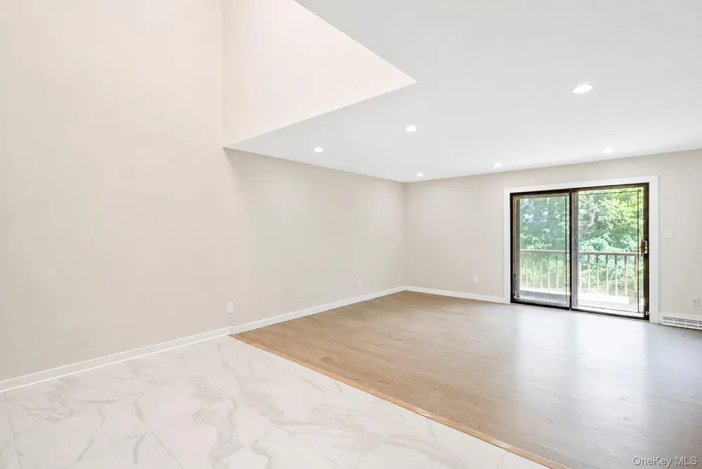 95 Windsor Gate Drive New Hyde Park, NY 11040