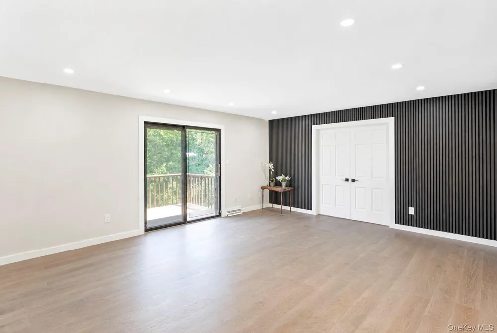 95 Windsor Gate Drive New Hyde Park, NY 11040